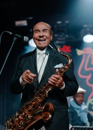 Benny-Golson-sax-podczas-koncertu-na-Warsaw-Summer-Jazz-Days-2019-Stodola-20190707