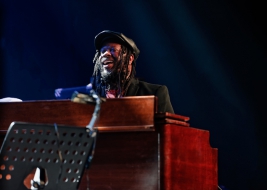 Delvon-Lamarr-organy-podczas-koncertu-Delvon-Lamarr-Organ-Trio-na-Warsaw-Summer-Jazz-Days-2019-Stodo