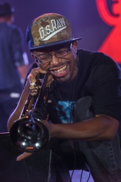 Trebacz-Hypnotic-Brass-Ensemble-przed-koncertem-na-Warsaw-Summer-Jazz-Days-2014-SohoFactory-Warszawa