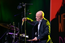 Perkusista-Jarle-Vespestad-podczas-koncertu-na-Warsaw-Summer-Jazz-Days-2016-SohoFactory-Warszawa-201