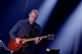 Liberty-Ellman-podczas-wystepu-z-Marcin-Olak-Imagine-Nation-na-Jazz-Jamboree-2018-Stodola-20181026