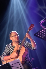 Marcin-Olak-podczas-wystepu-na-Jazz-Jamboree-2018-Stodola-20181026