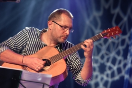 Marcin-Olak-podczas-wystepu-na-Jazz-Jamboree-2018-Stodola-20181026