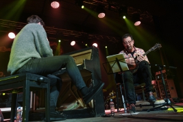 Marcin-Masecki-i-Mike-Marshall-podczas-wystepu-na-Jazz-Jamboree-2018-Stodola-20181026