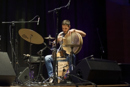 Peter-Somos-podczas-koncertu-Dima-Gorelik-Trio-na-Jazz-Jamboree-Bemowskie-Centrum-Kultury-Warszawa-2