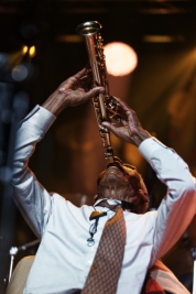 Roscoe-Mitchell-saksofon-podczas-wystepu-The-Art-Ensemble-of-Chicago-na-Jazz-Jamboree-2018-Stodola-2