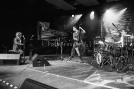Joey-Calderazzo-Trio-gra-utwory-Kobylinskiego-na-Warsaw-Summer-Jazz-Days-2015-Soho-Factory-Warszawa-