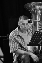 Jose-Davila-tuba-na-scenie-z-Steve-Lehman-Octet-podczas-Warsaw-Summer-Jazz-Days-2016-SohoFactory-War