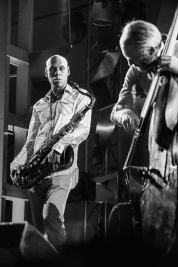 Saksofonista-Joshua-Redman-podczas-koncertu-z-The-Bad-Plus-na-Warsaw-Summer-Jazz-Days-2012-SohoFacto