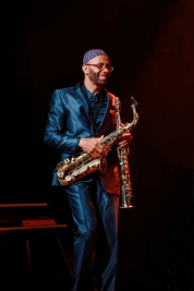 Kenny-Garret-saksofon-podczas-koncertu-na-Warsaw-Summer-Jazz-Days-2019-Stodola-20190707