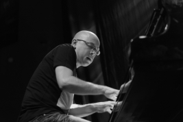 Pianista-Marcin-Wasilewski-podczas-koncertu-na-Warsaw-Summer-Jazz-Days-2011