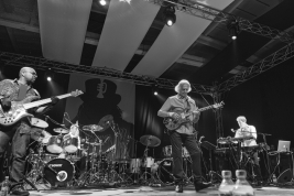 John-McLaughlin-the-4th-Dimension-na-Warsaw-Summer-Jazz-Days-2016-SohoFactory-Warszawa-20160710