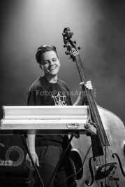 Basista-Piotr-Lewanczyk-podczas-koncertu-Patryk-Krasniewski-Trio-na-Warsaw-Summer-Jazz-Days-2015-Soh