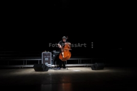 Renaud-Garcia-Fons-podczas-koncertu-solo-w-studio-Polskiego-Radia-S1-w-Warszawie-20151211