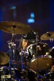 Perkusista-Sly-Dunbar-podczas-koncertu-SlyRobbie-meet-Nils-Petter-Molvaer-na-Warsaw-Summer-Jazz-Days