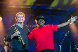 Nils-Petter-Molvaer-i-Robbie-Shakespeare-podczas-koncertu-na-Warsaw-Summer-Jazz-Days-2015-Soho-Facto