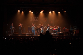 Michael-League-bas,-Bob-Lanzatti-gitara,-Bill-Laurance-keyboard,Marcello-Woloski-instrumenty-perkusy