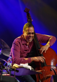 Basista-Stanley-Clarke-koncert-na-Warsaw-Summer-Jazz-Days-2019-StodoÅa-20190704