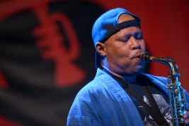 Steve-Coleman-saksofon-altowy-na-koncercie-Warsaw-Summer-Jazz-Days-2016-SohoFactory-Warszawa-2016070