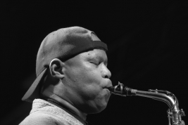 Steve-Coleman-saksofon-altowy-na-koncercie-Warsaw-Summer-Jazz-Days-2016-SohoFactory-Warszawa-2016070