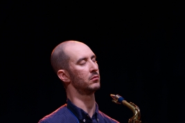 Saksofonista-Steve-Lehman-podczas-koncertu-na-Warsaw-Summer-Jazz-Days-2016-SohoFactory-Warszawa-2016