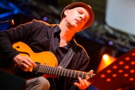 Gitarzysta-Wolfgang-Muthspiel-na-koncercie-Warsaw-Summer-Jazz-Days-2016-SohoFactory-Warszawa-2016071