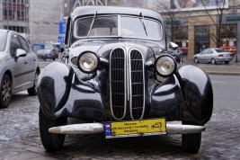 Zabytkowy-samochod-BMW-327-z-roku-1937