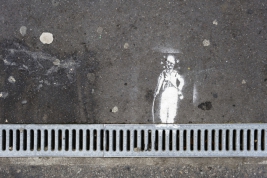 Grafity-Charlie-Chaplin-na-ulicy-w-Paryzu