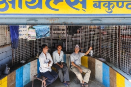Obsluga-stacji-paliw-w-Nepalu