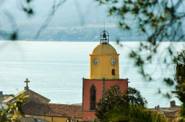 Dzwonnica-kosciola-w-St-Tropez