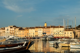 Jacht-port-w-St-Tropez-Francja