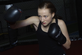 Balerina-Olga-Yaroshenko-w-czasie-treningu-boksu