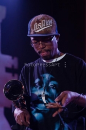 Trebacz-z-Hypnotic-Brass-Ensemble-przed-koncertem-na-Warsaw-Summer-Jazz-Days-2014-Soho-Factory-Warsz