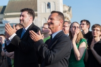 Artur-Dziambor-i-Stefan-Oleszczuk-liderzy-Kongresu-Nowej-Prawicy-podczas-manifestacji-konczacej-kamp