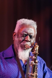 Pharoah-Sanders-na-scenie-podczas-koncertu-na-Warsaw-Summer-Jazz-Days-2010-Palac-Kultury-i-Nauki-War