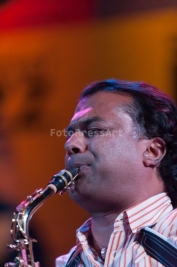 Rudresh-Mahanthappa-na-scenie-podczas-Warsaw-Summer-Jazz-Days-2010-Palac-Kultury-i-Nauki-Warszawa