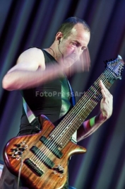 Trey-Gunn-gra-na-Chapman-stick-podczas-Warsaw-Summer-Jazz-Days-2010-Palac-Kultury-i-Nauki-Warszawa