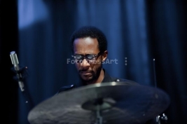 Brian-Blade-podczas-koncertu-Tribute-to-Miles-Davis-Warszawa-2009