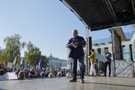 Wystapienie-Kuby-Sienkiewicza-na-Manifestacji-antyfaszystowskiej-w-Warszawie-20181013