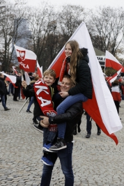 Uczestnicy-Narodowego-Marszu-Niepodleglosci-Warszawa-20181111