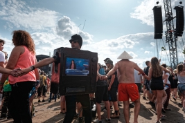 A-boy-dressed-up-as-TV-at-25th-PolandRock-festival-Kostrzyn-20190801