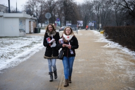 Woluntariuszki-Wielkiej-Orkiestry-Światecznej-Pomocy-podczas-24-finalu-w-Warszawie-20150110