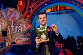 Darczynca-Radek-Kotarski-oferuje-Ferrari-dla-Wielkiej-Orkiestry-Światecznej-Pomocy-Warszawa-2021