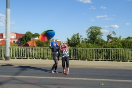 Selfie-z-drag-queen-podczas-Parady-Rownosci-w-Warszawie-20160611