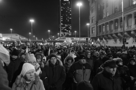 Manifestacja-KOD-Strajk-Obywatelski-w-rocznice-wprowadzenia-Stanu-Wojennego-20161213