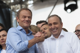 Donald-Tusk-i-Grzegorz-Schetyna-podczas-marszu-Polska-w-Europie-Warszawa-20190518