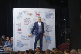Robert-Biedron-podczas-burzy-mozgow-w-Warszawie-20181129