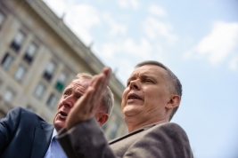 Tomasz-Siemoniak-podczas-Manifestacji-Marsz-Wolnosci-w-Warszawie-20170506