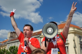Protesters-from-KOD-at-the-opposition-demonstration-We-and-will-be-in-Europe-Warsaw-20160507