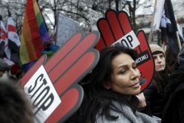 Czarny-protest-kobiet,-przeciwko-zaostrzeniu-prawa-anty-aborcyjnego-w-Polsce-Warszawa-20180323